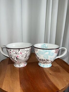 Mary Kay 2011 coffee mugs set/2